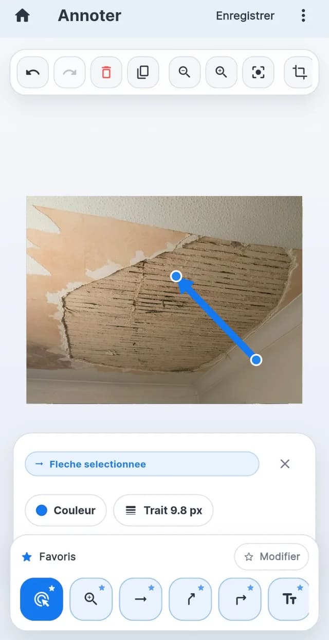 Annotation de la photo d'un plafond sinistré dans l'application de rapport